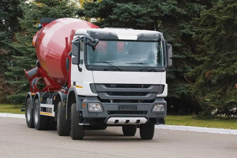 Camion malaxeur de pompe à béton, Lille, TRANS-LINE