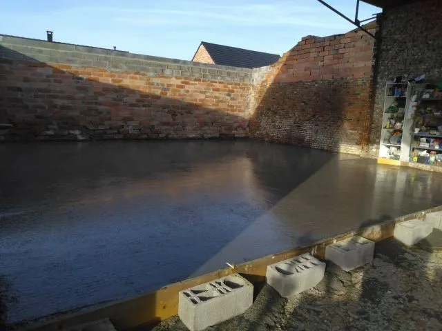 Livraison de béton sur neuve chapelle pour une dalle intérieur de grange., Lille, TRANS-LINE