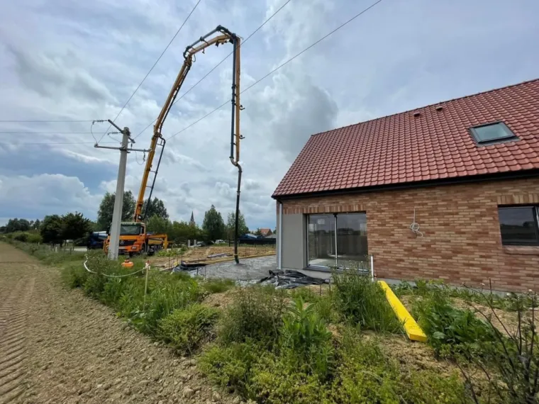 Coulage d’une terrasse sur FLETRE avec une pompe 34m , Lille, TRANS-LINE