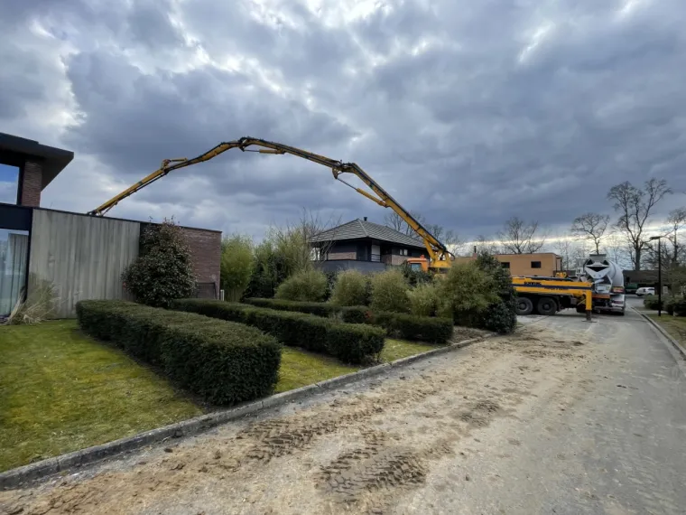 Coulage fond de piscine avec ID TRAVAUX CONCEPT, Lille, TRANS-LINE